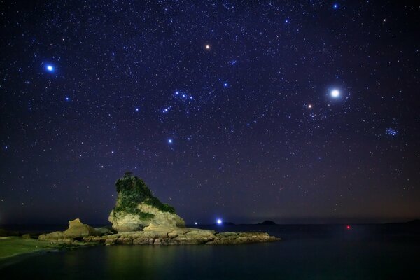 Creation of the stars in the night sky and the sea