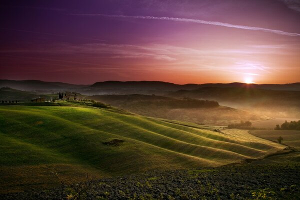 Der Himmel der abendlichen Toskana