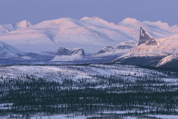 Montagnes enneigées de Suède