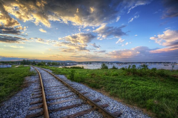 Eisenbahn und Sonnenuntergang