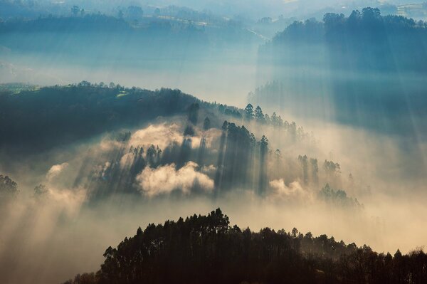 The British Valley in the rays of light