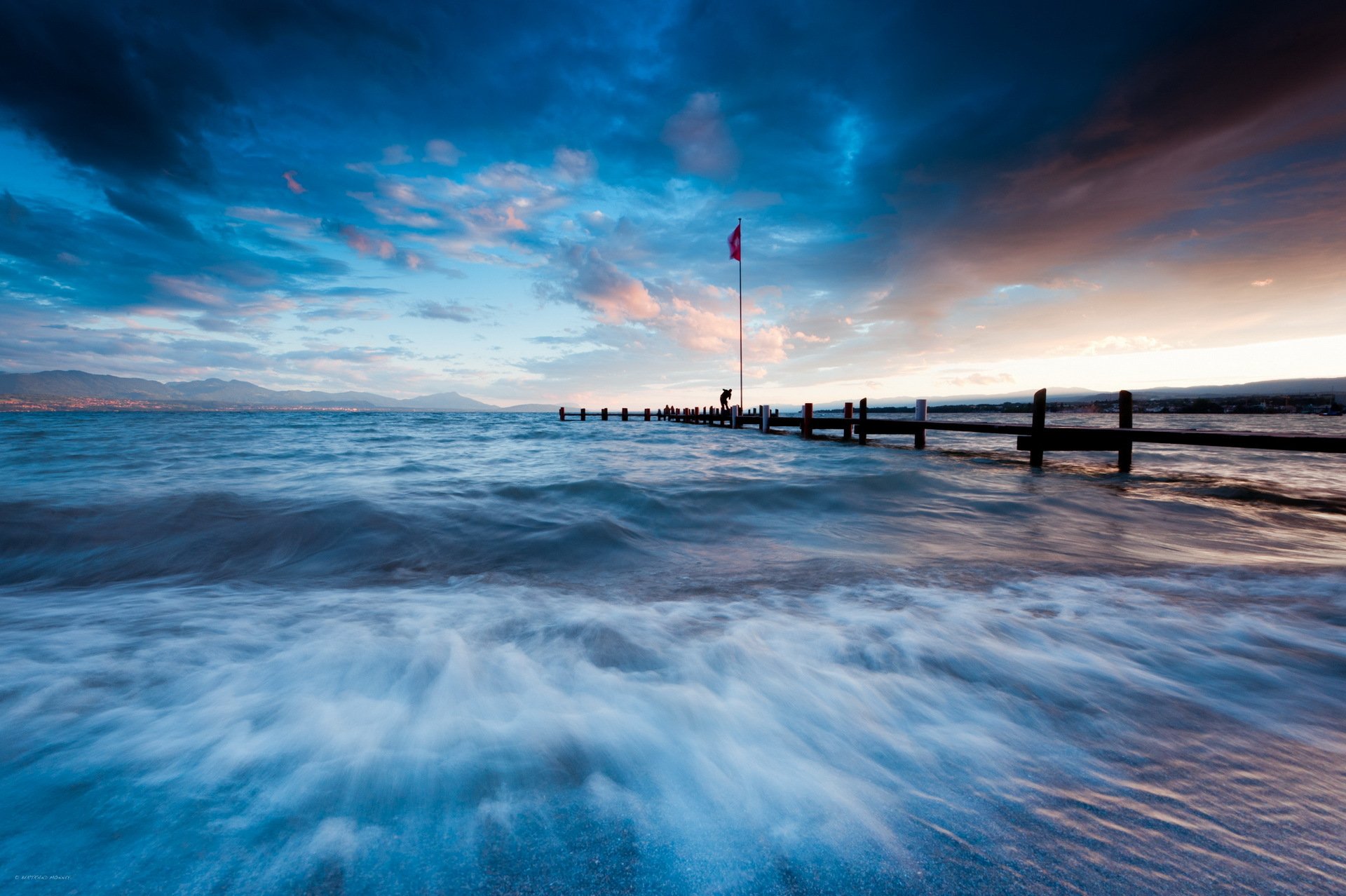 mare ponte bandiera cielo paesaggio