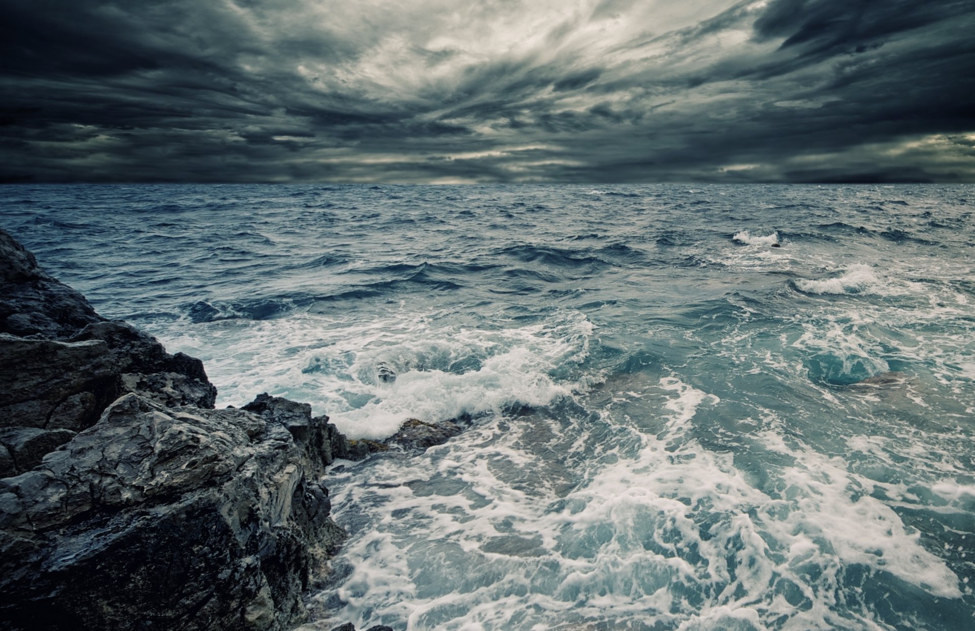 mar océano olas agua espray roca nublado cielo nubes