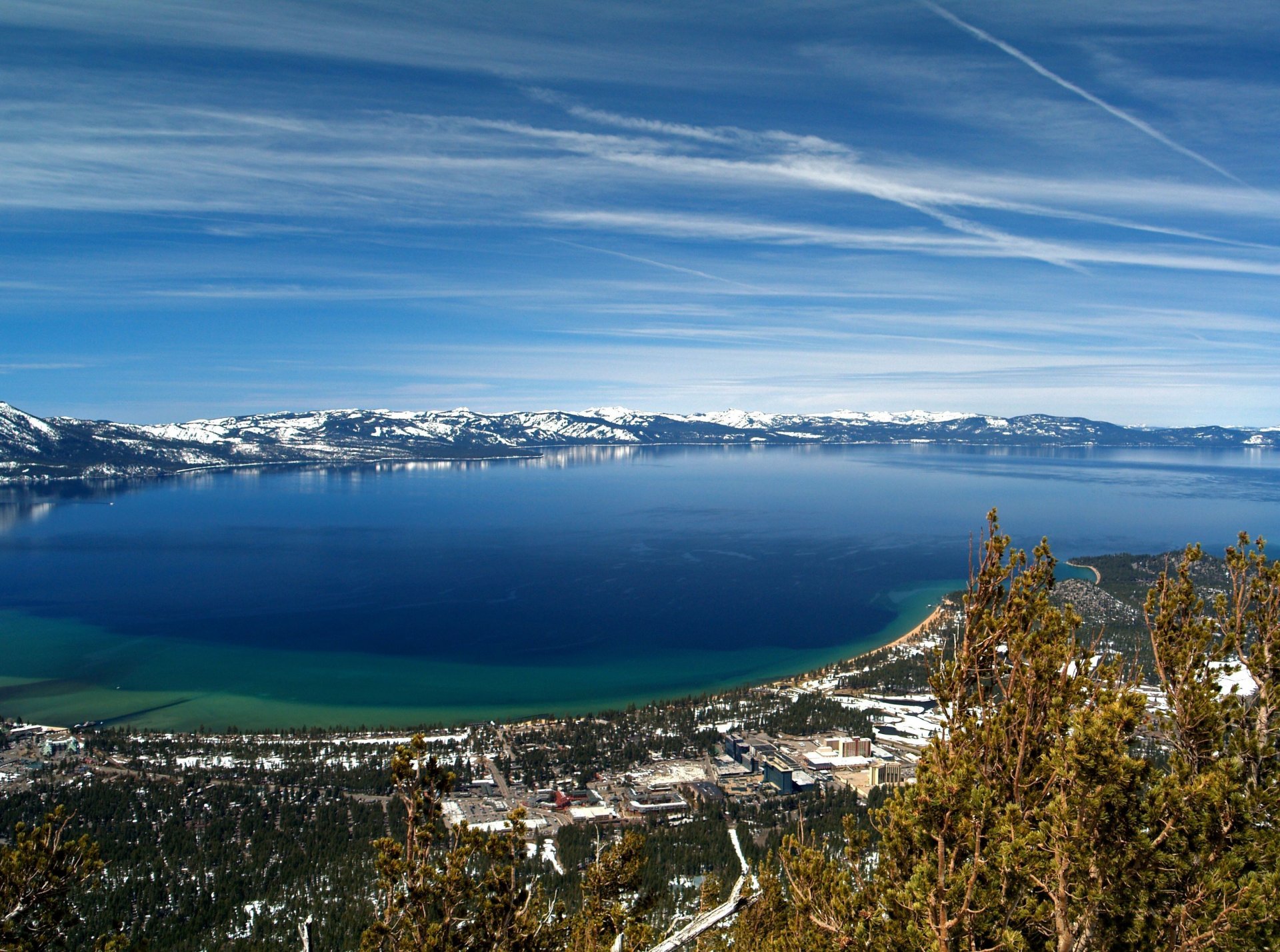 paesaggio natura mare cielo nuvole montagna neve alberi fogliame porto di sabbia lake tahoe nevada state park