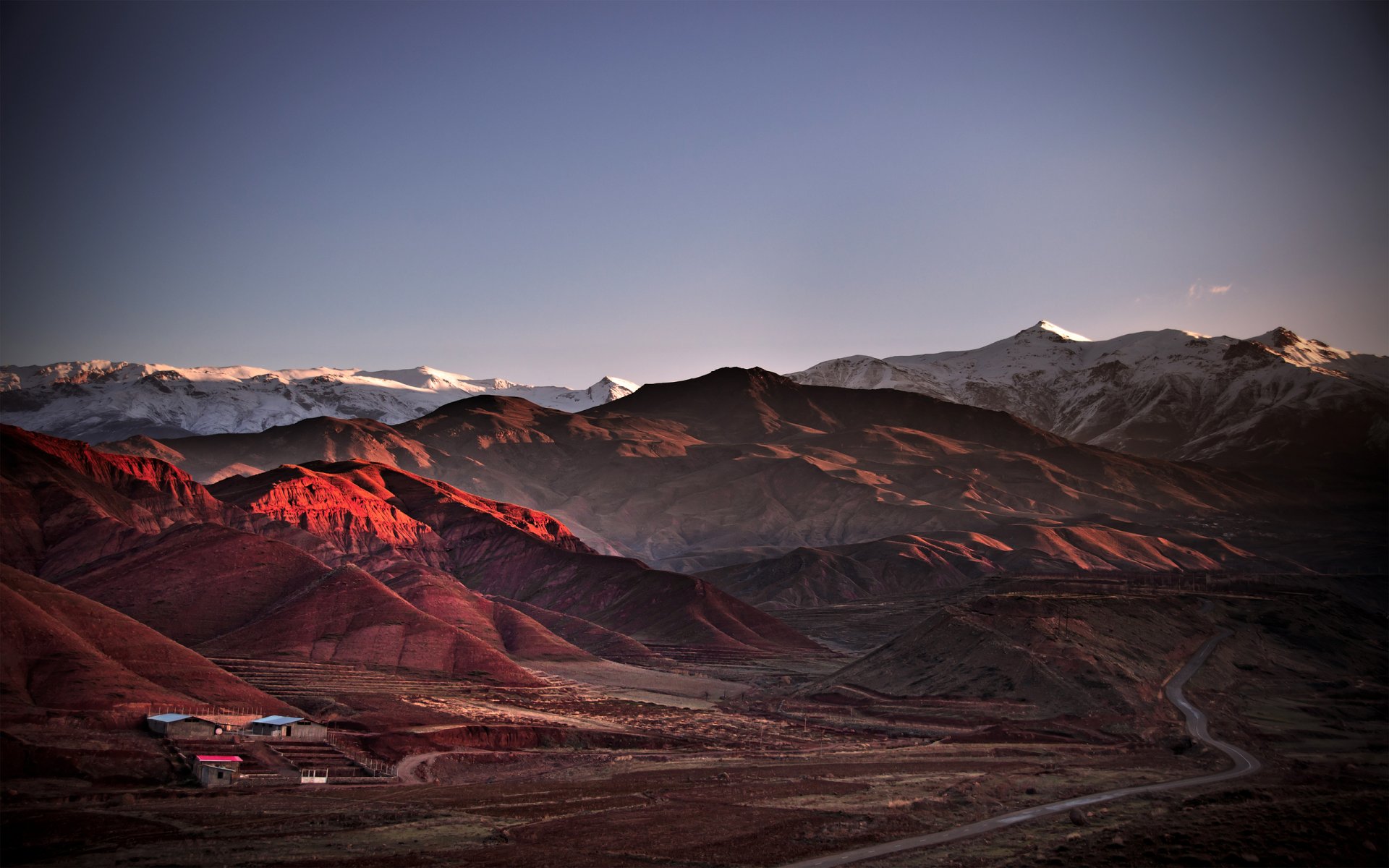 iran alamut montagne case strada