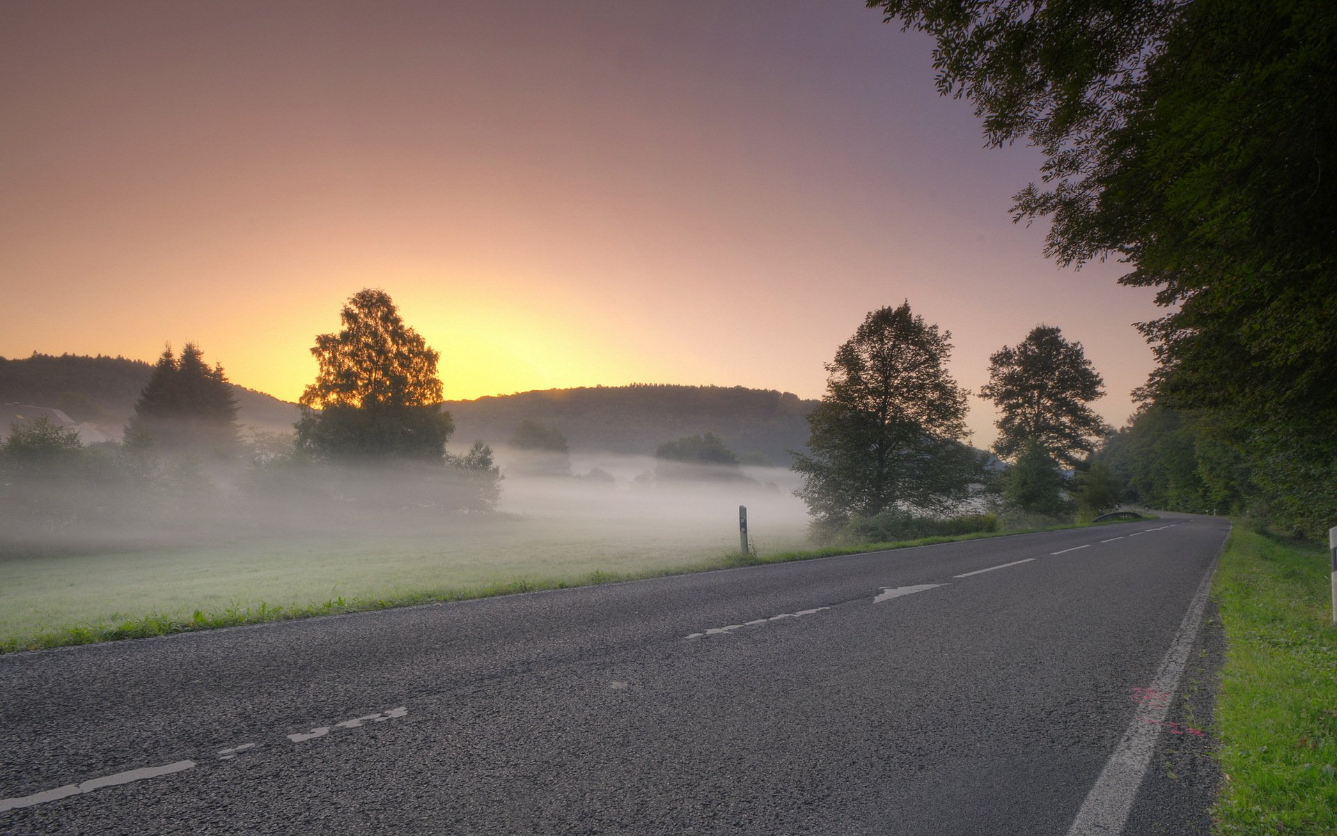 strada tramonto campo nebbia paesaggio