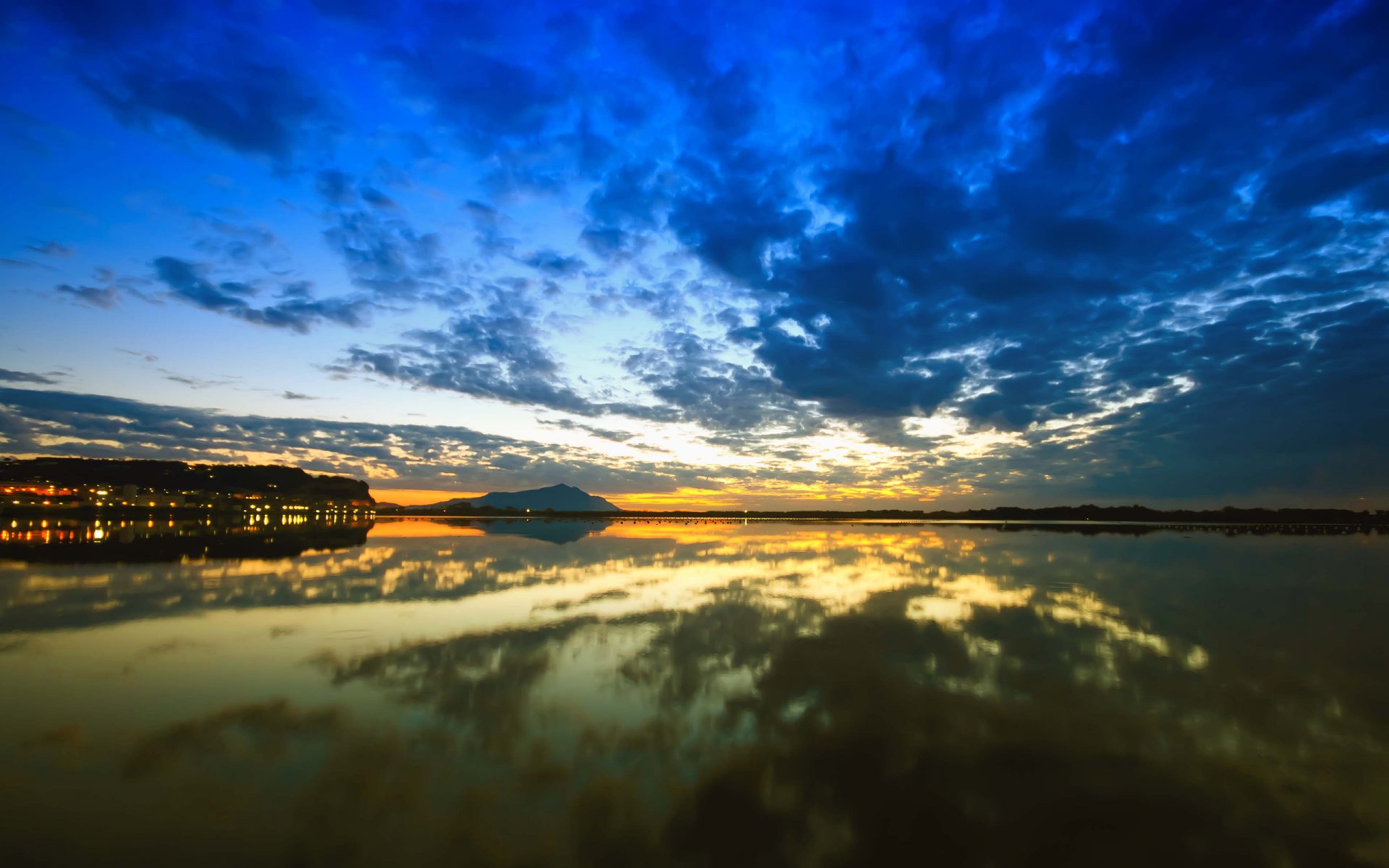 paysage nature lac eau réflexion aube soleil ciel nuages 2560x1600