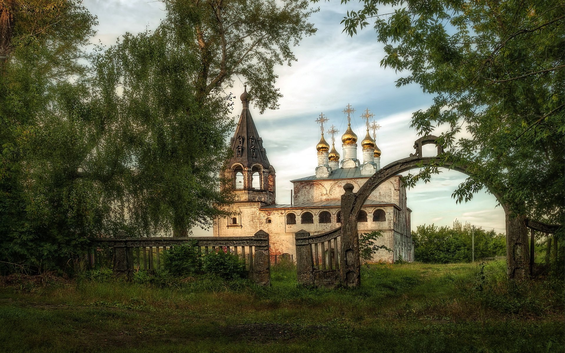 muromsky reg borisogleb village temple of christ the savior