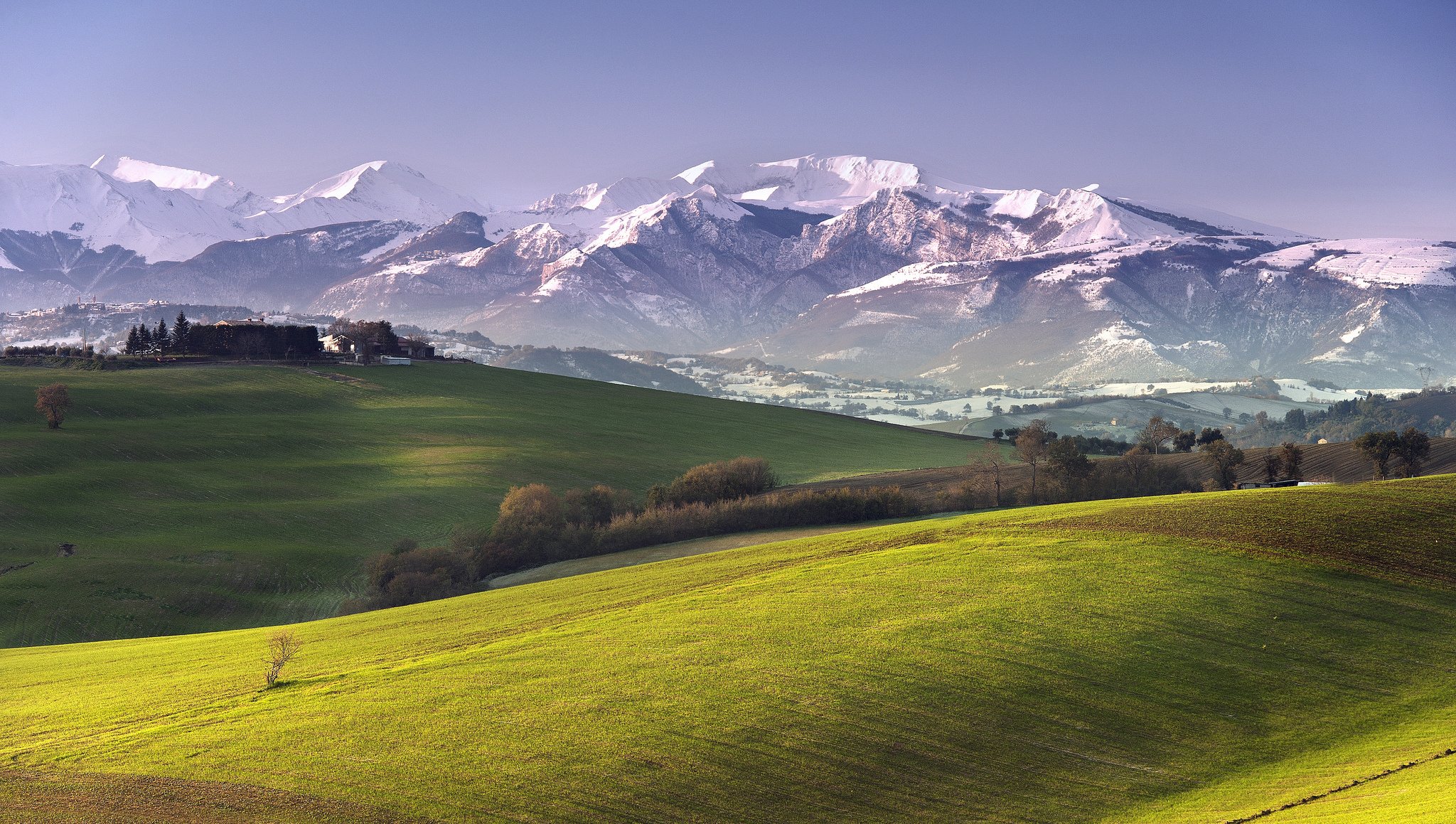 montagnes ciel prairies