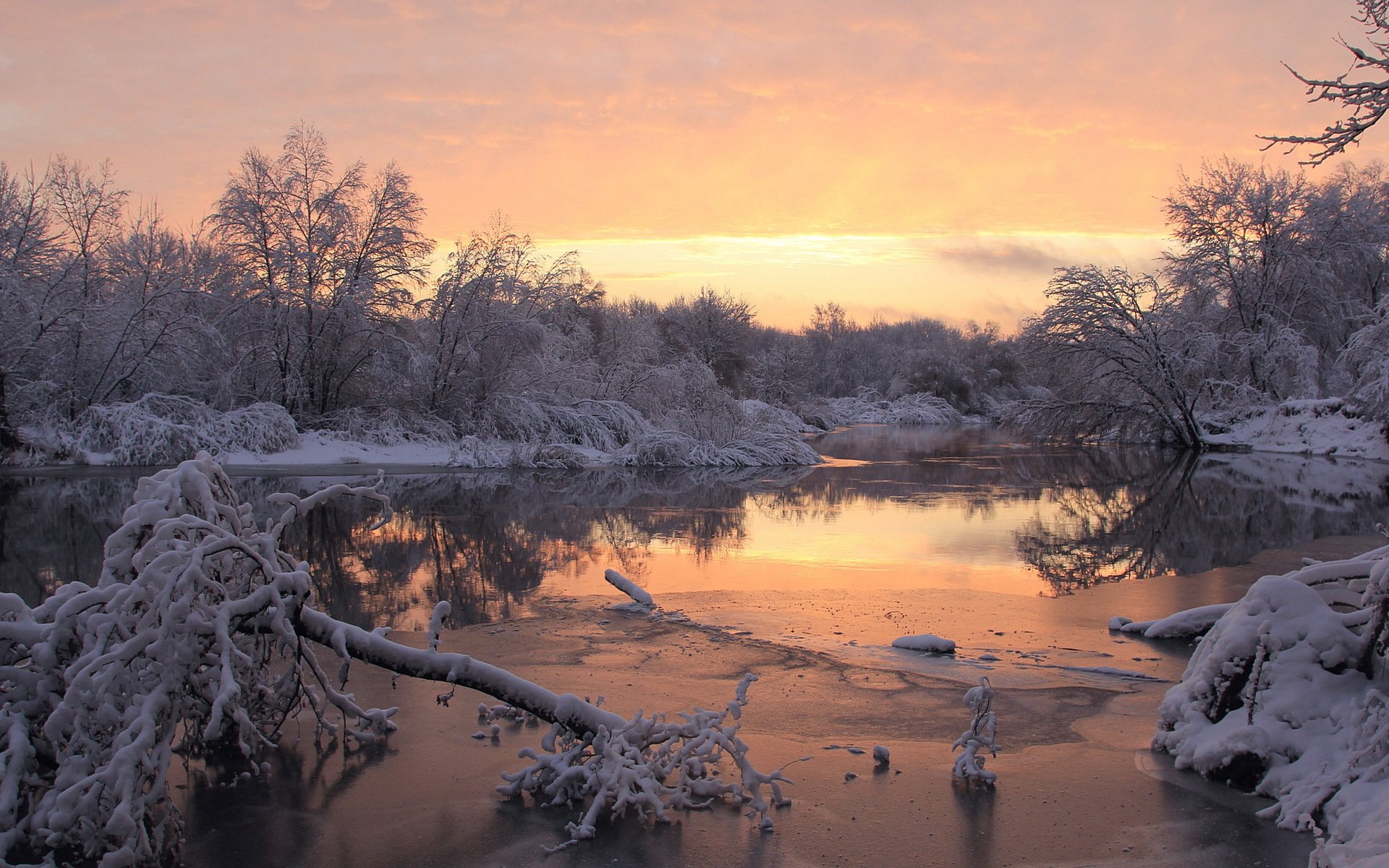 zima rzeka śnieg