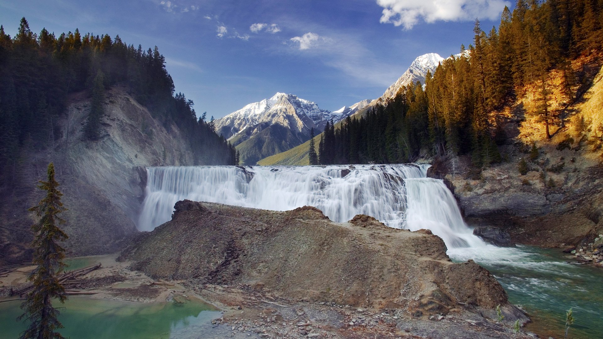 parco nazionale di yoho british columbia canada wapta falls kicking horse river cascata montagna