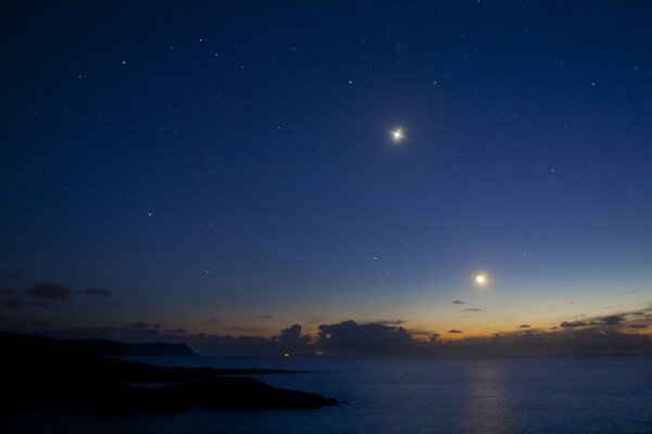 Paesaggio notturno della costa del Donegal