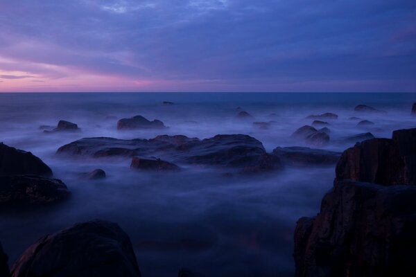 Coucher de soleil lilas sur l océan