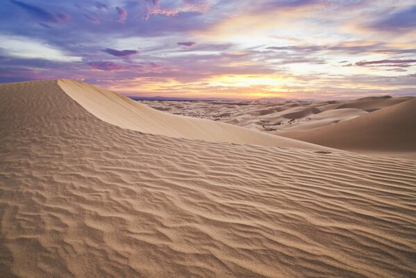 Sable chaud dans le busnini chaud