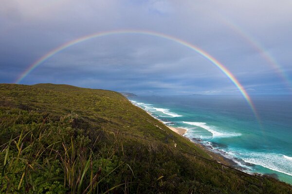 Regenbogen in Dalí am Meer