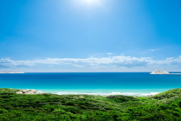 Paysage spectaculaire avec la mer turquoise