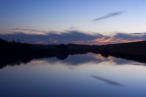 Noche en el lago