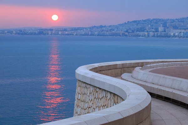 Commande au bord de mer laser sur la côte d Azur