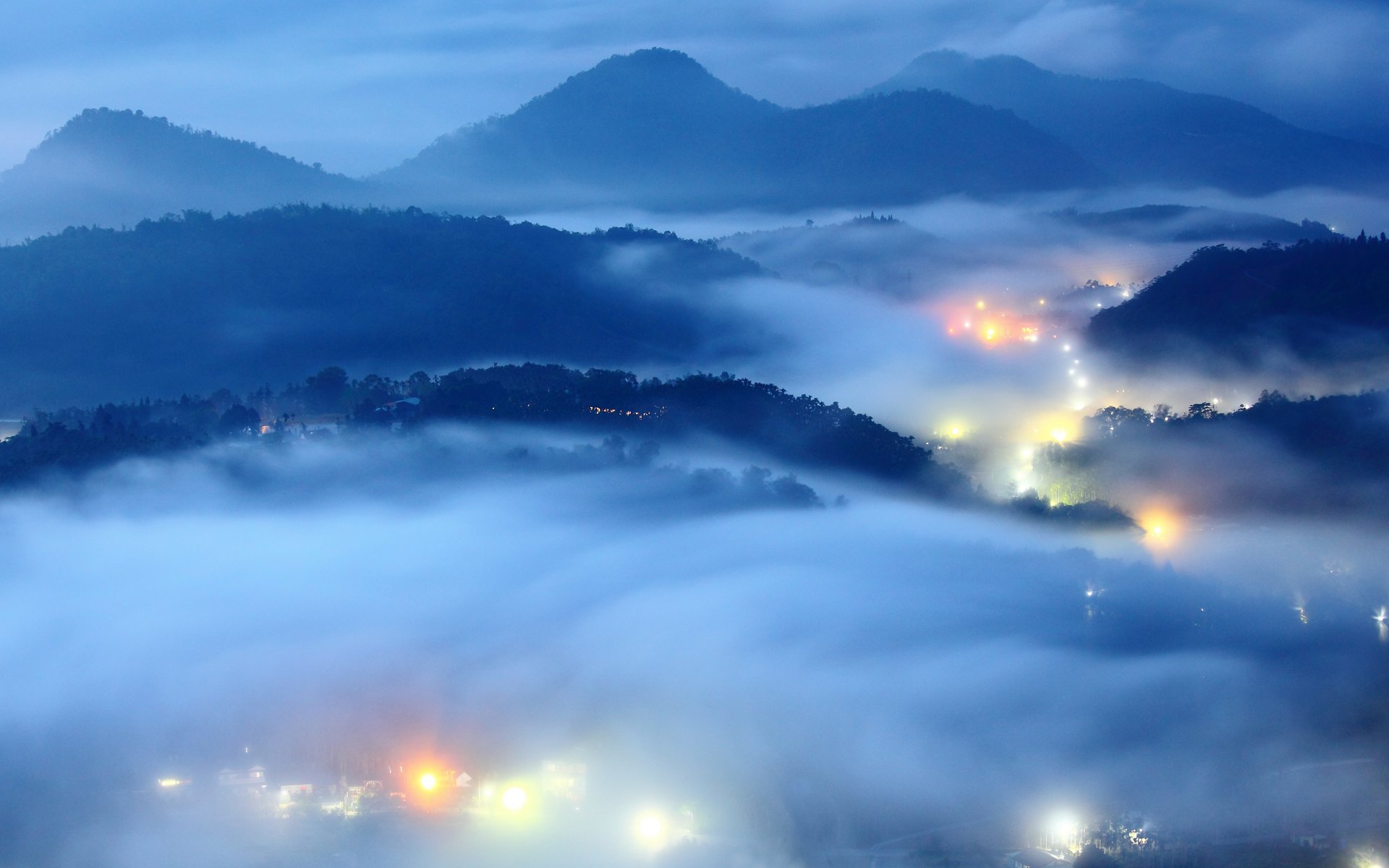 mañana tarde niebla valle luces