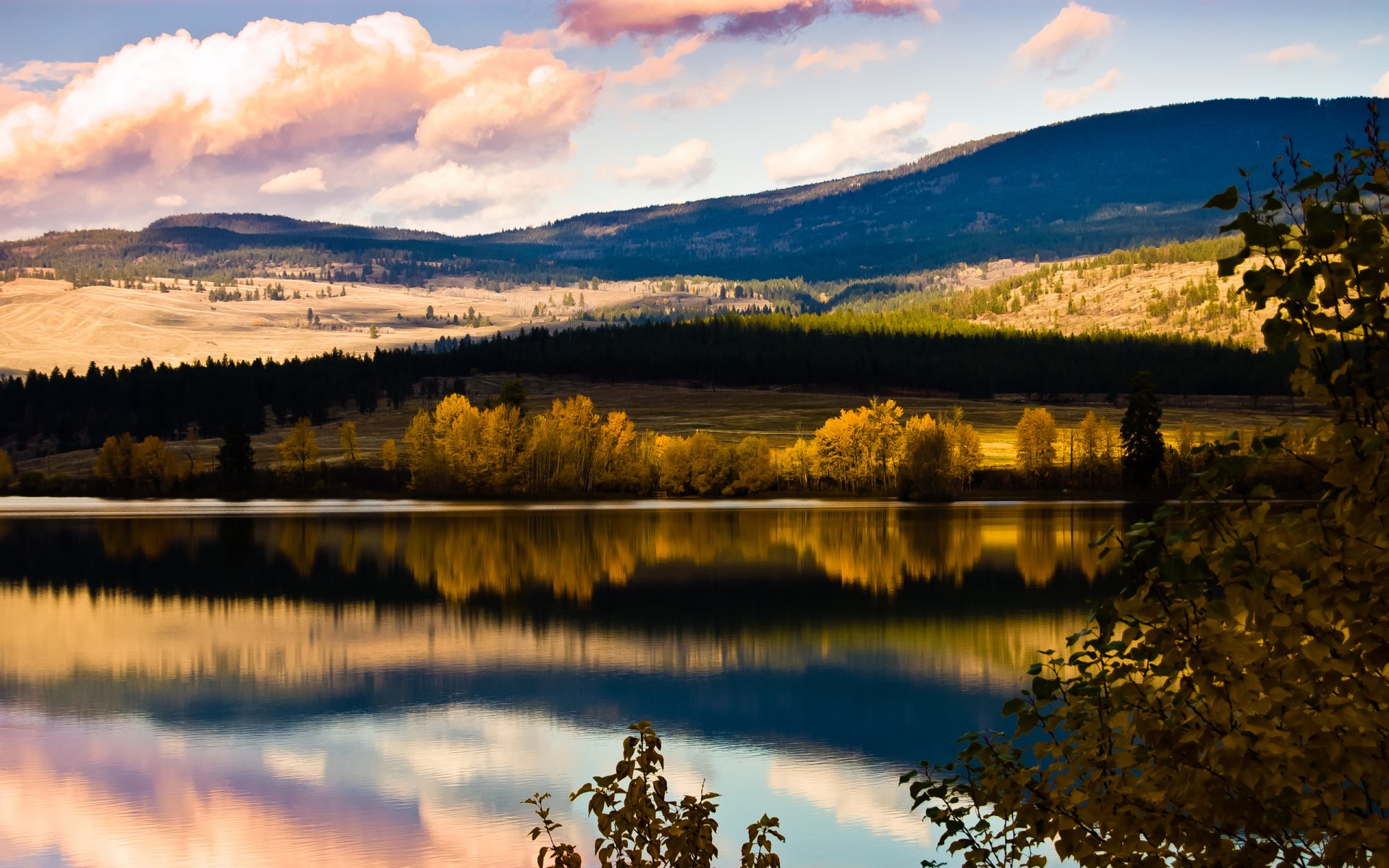 rivière montagnes ciel été joliment