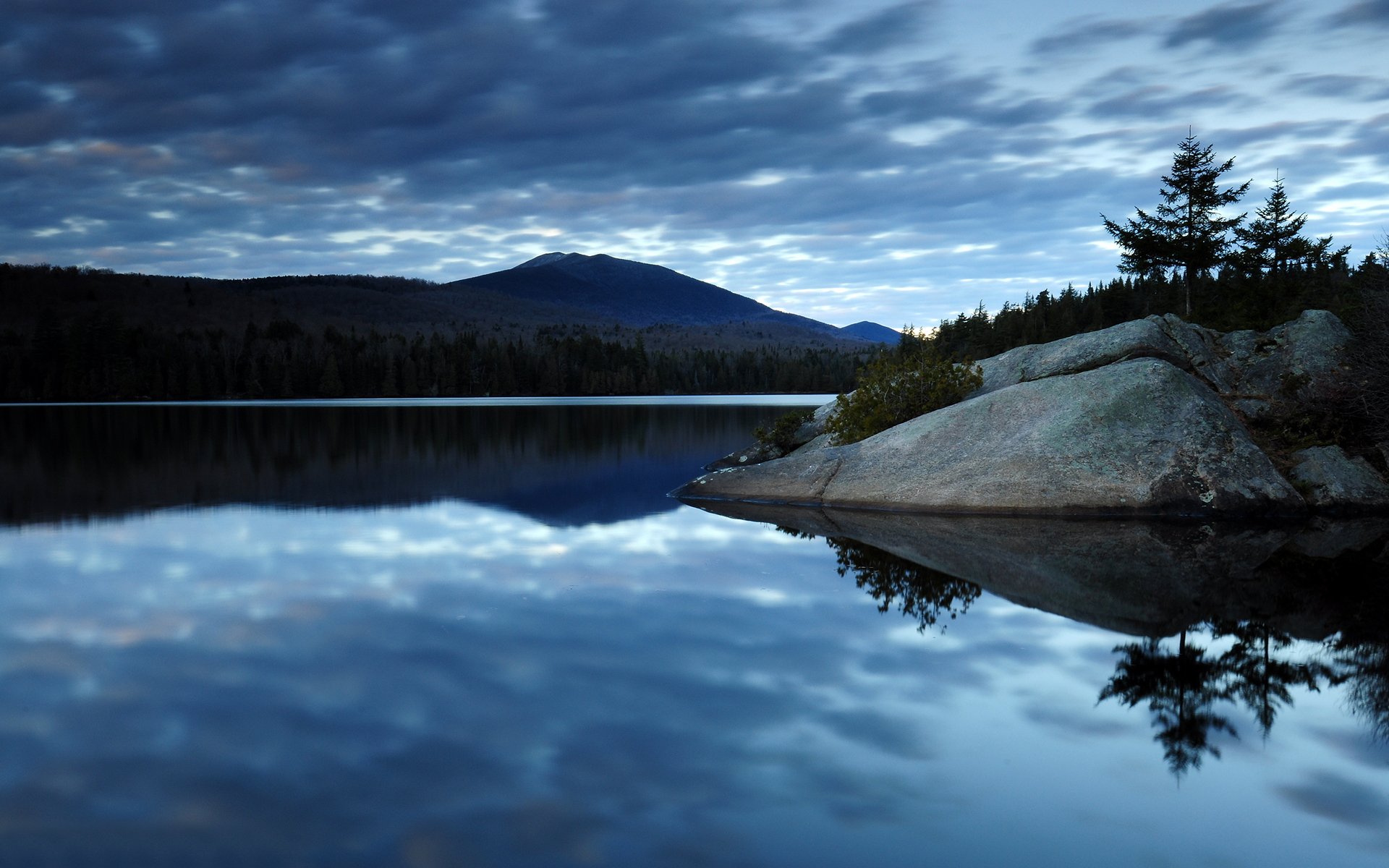 ciel nuages lac réflexion forêt montagnes pierres