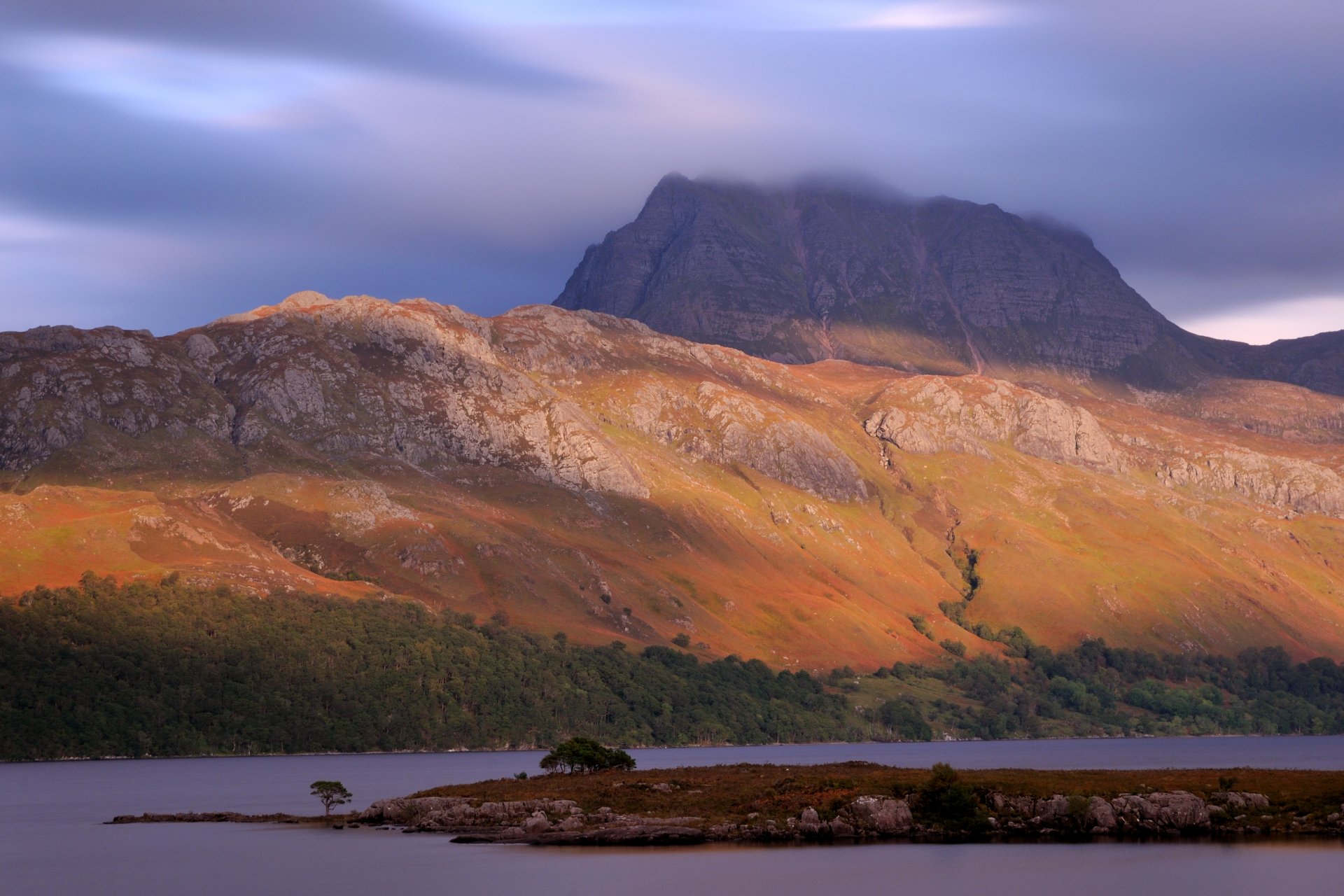 royaume-uni écosse lac arbres montagnes ciel soirée nature