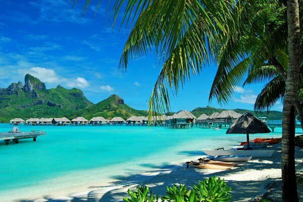 Islands in Hawaii. Beach houses on the beach