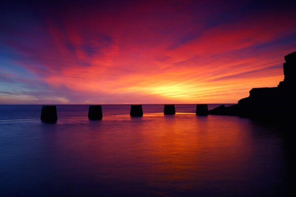 In the evening, the sea, especially at sunset, looks fascinating