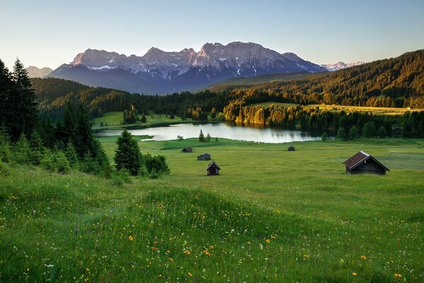 Sommerhaus mit Blick auf die Berge