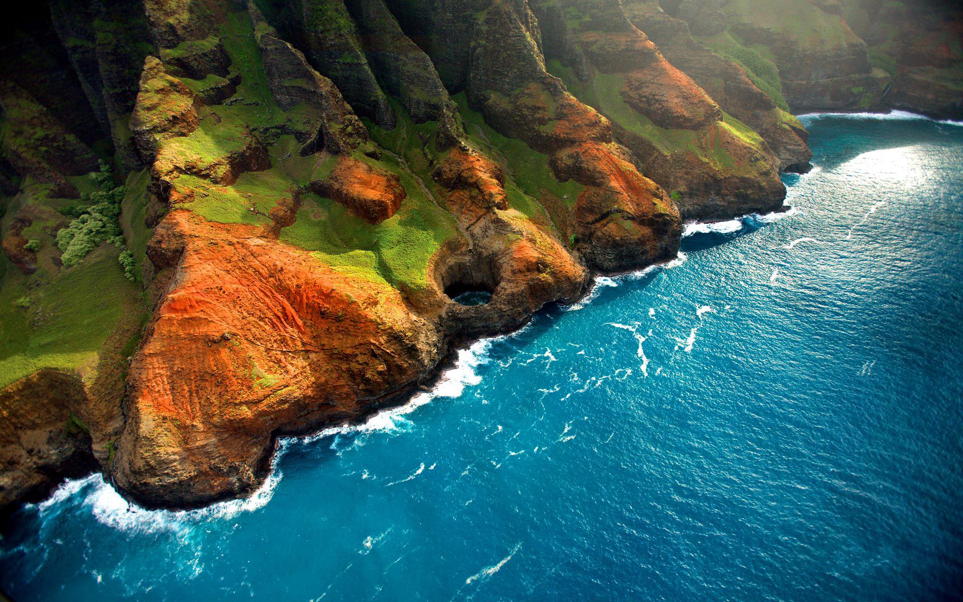 nature paysage mer eau vagues rochers côte verdure herbe lumière hauteur roches 1920x1200