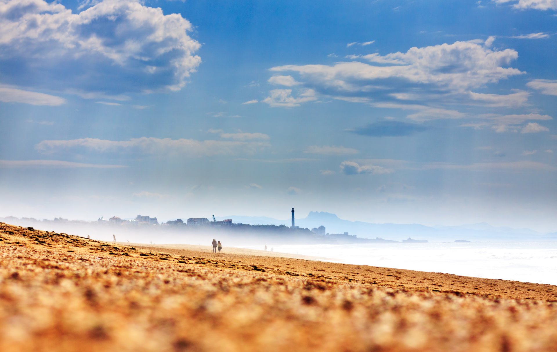 strand küste sand dunst meer leuchtturm himmel wolken frankreich