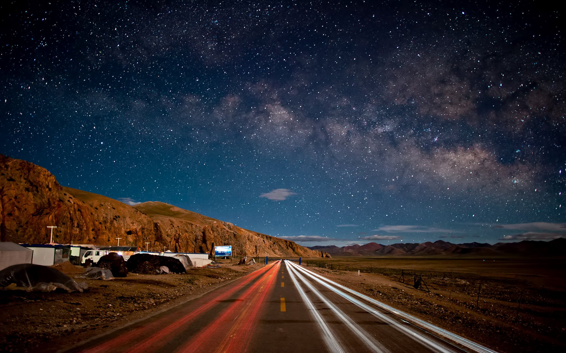 noche cielo estrellas montañas camino china