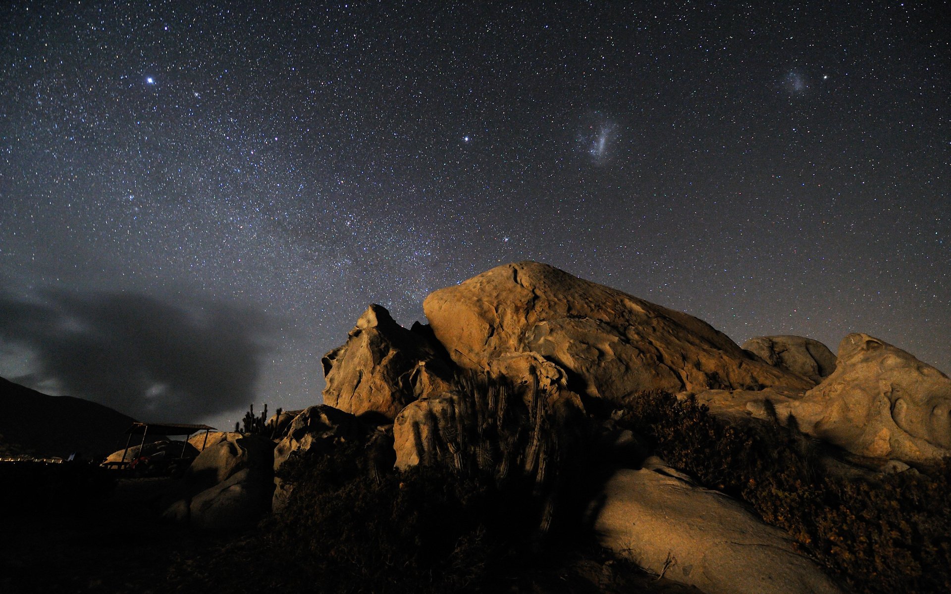 ciel magellan nuage montagnes andes étoiles cactus