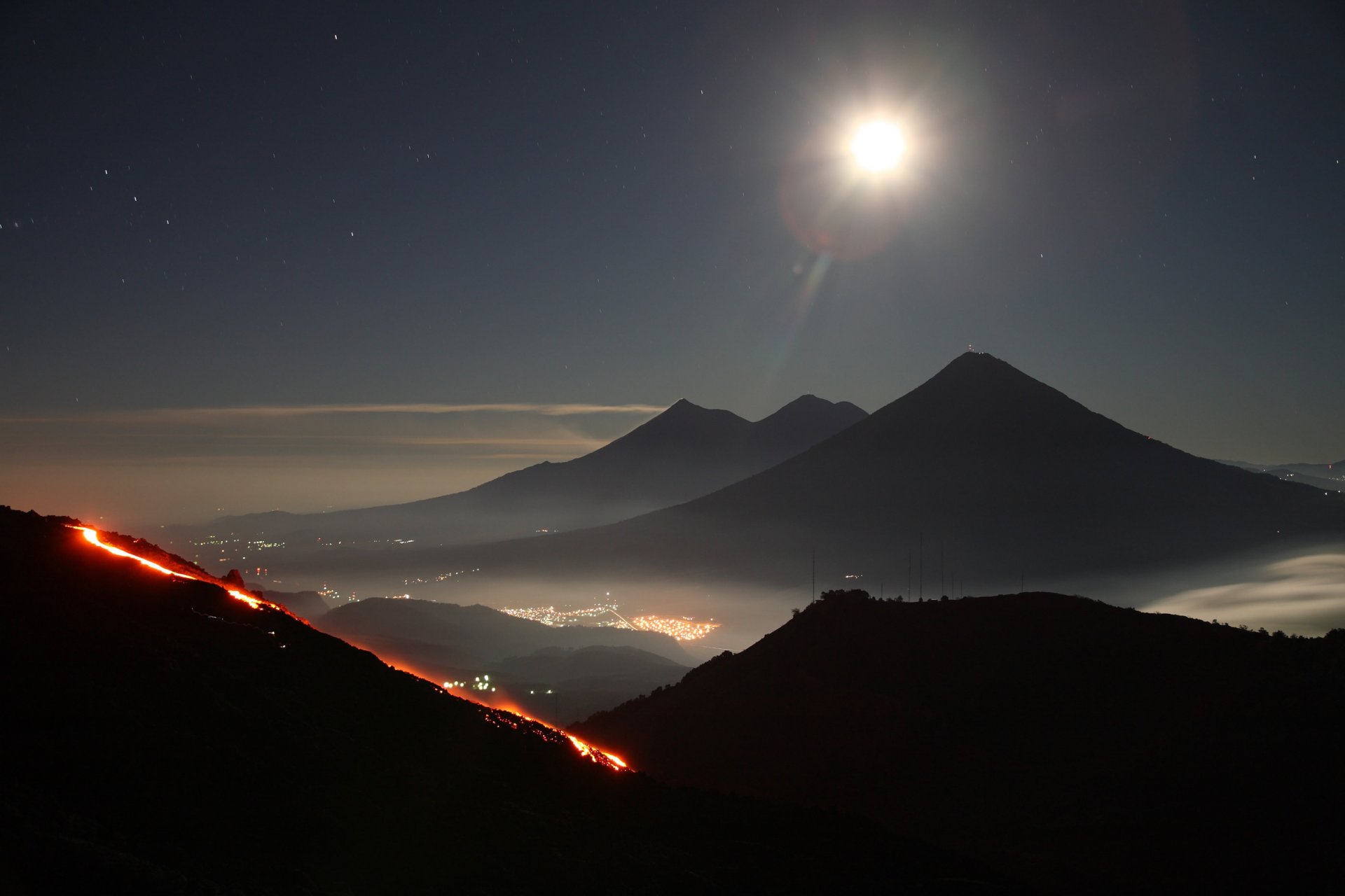 vulkan guatemala eruption berge himmel sterne stadt lichter