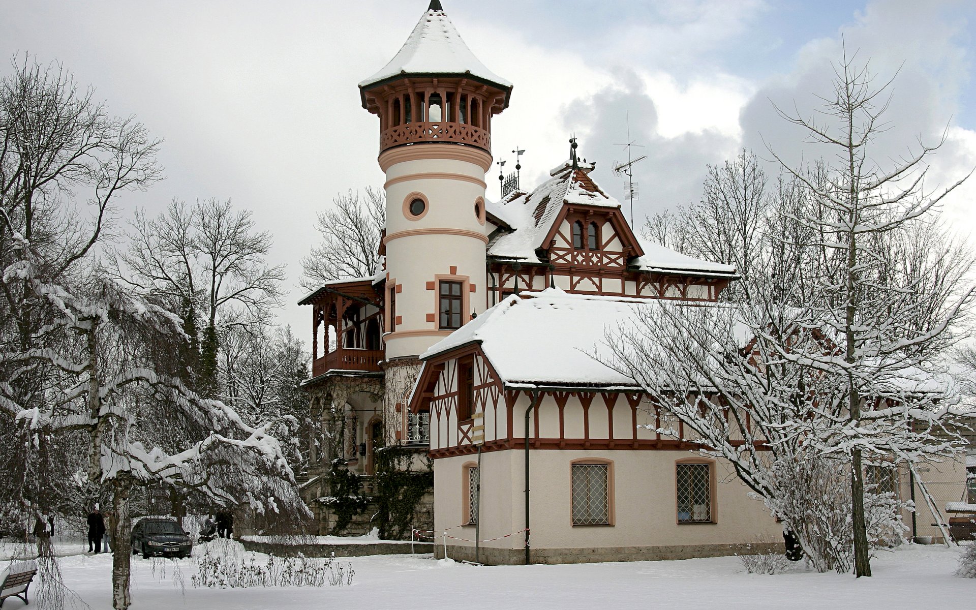 castle winter snow machine tree