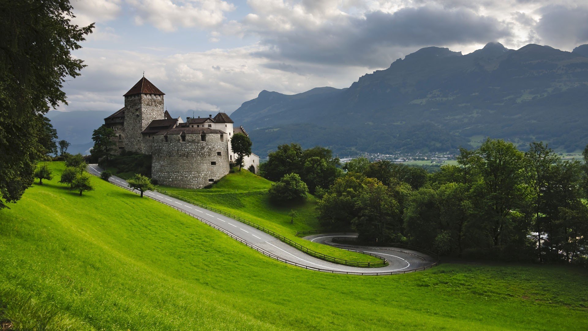 nature château route montagnes