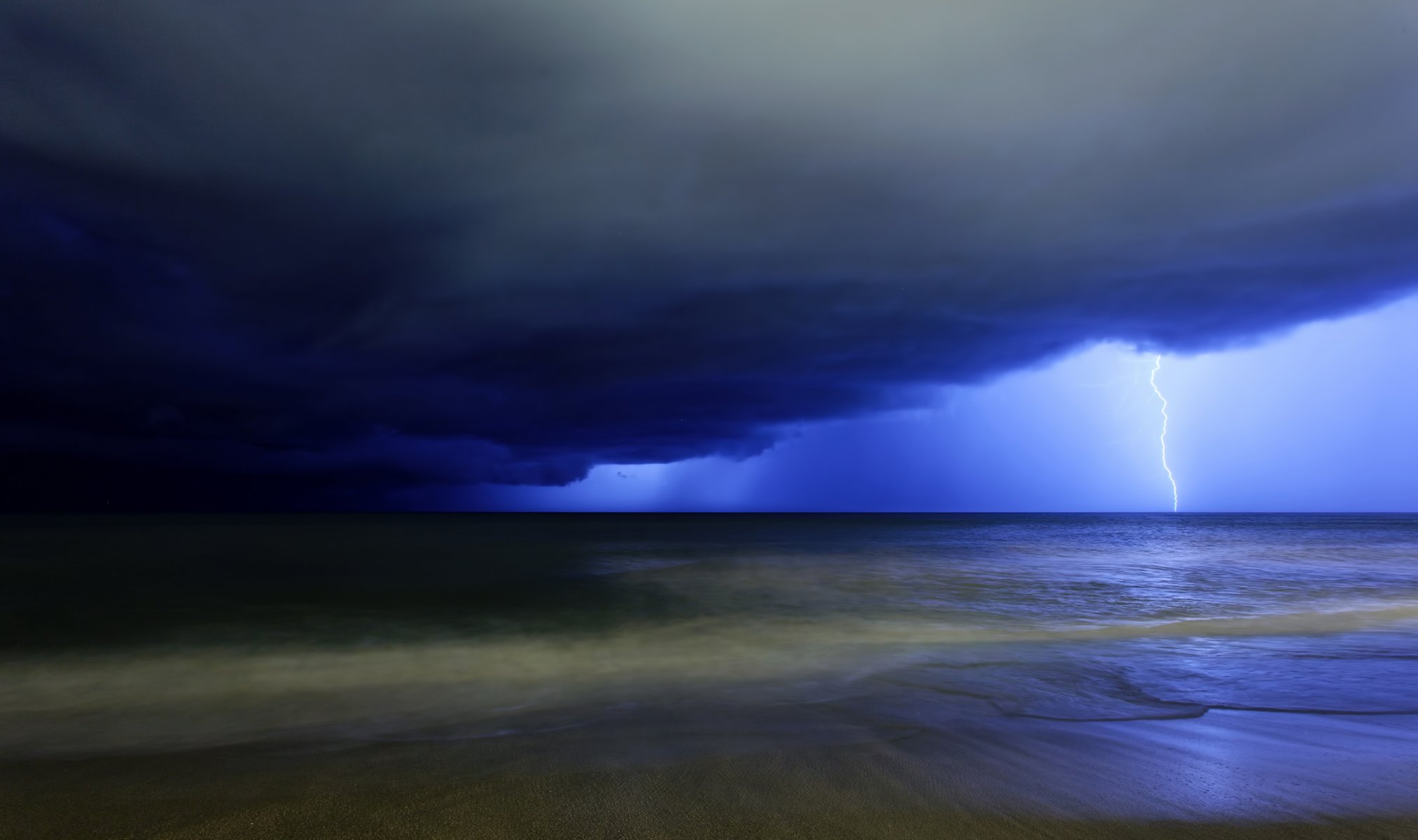 meer wolke zyklon gewitter blitz