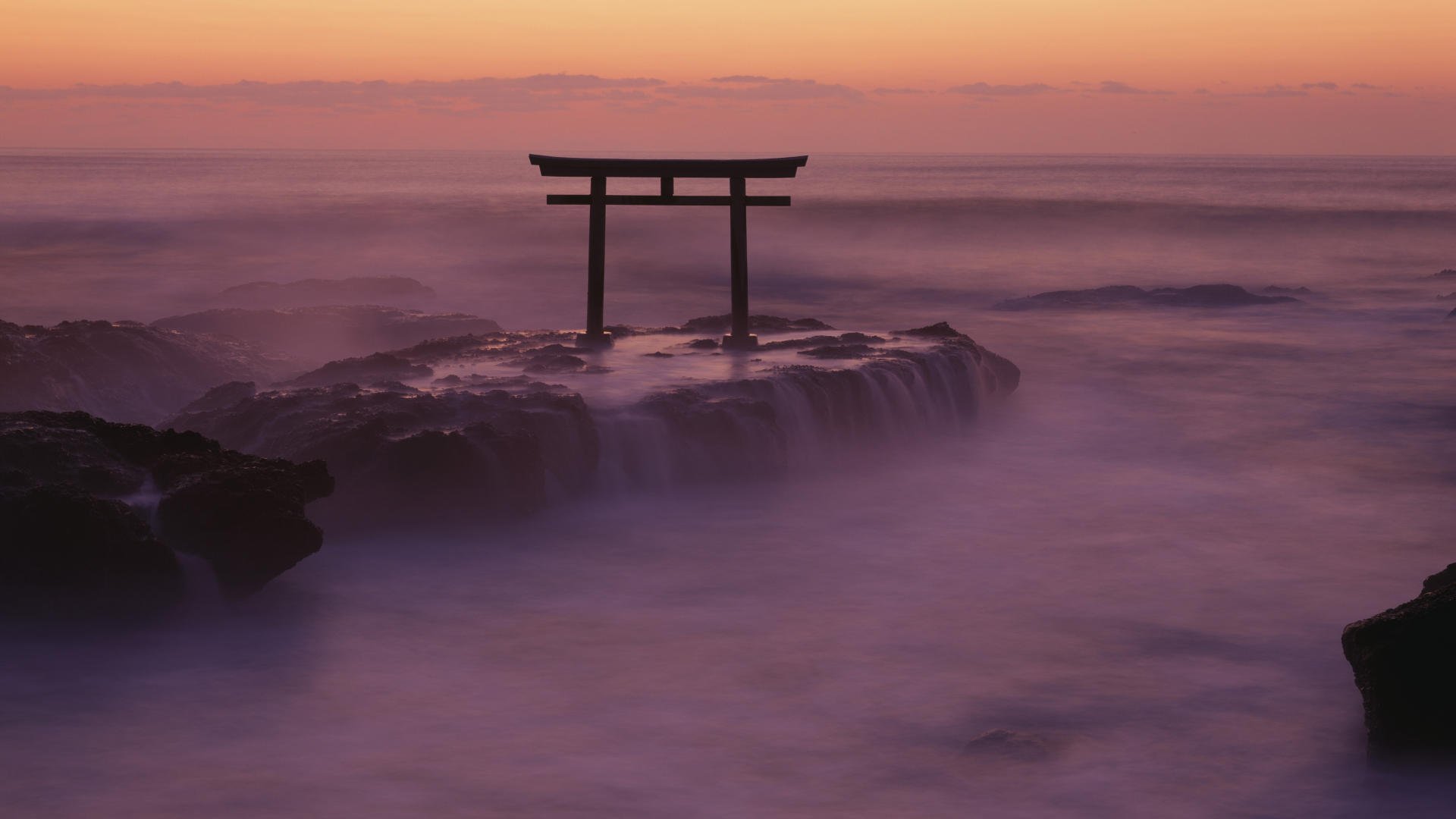 japon portes rochers brouillard mer