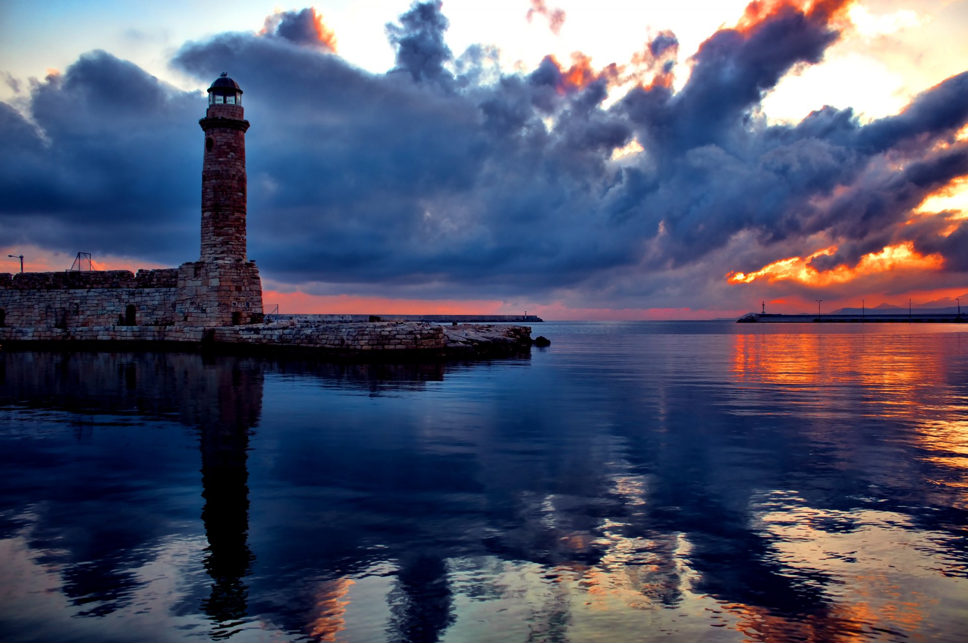 ky clouds sunset lighthouse reflection