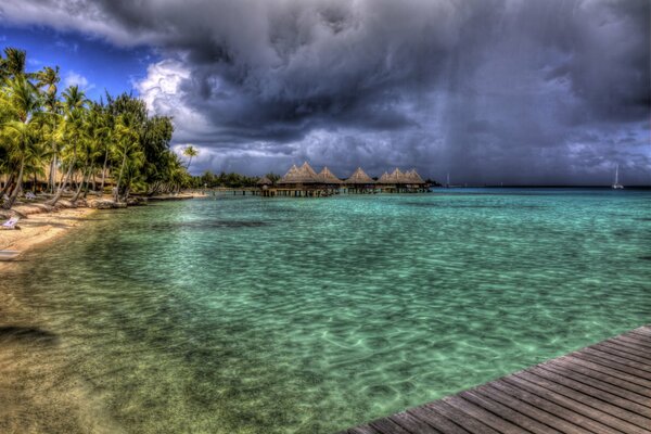 Plage de Bora Bora en prévision de l orage