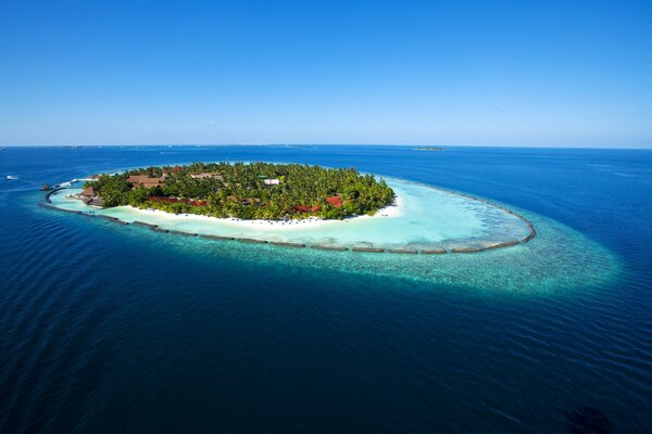 Die Insel. Erholung. Das Resort. Das Meer