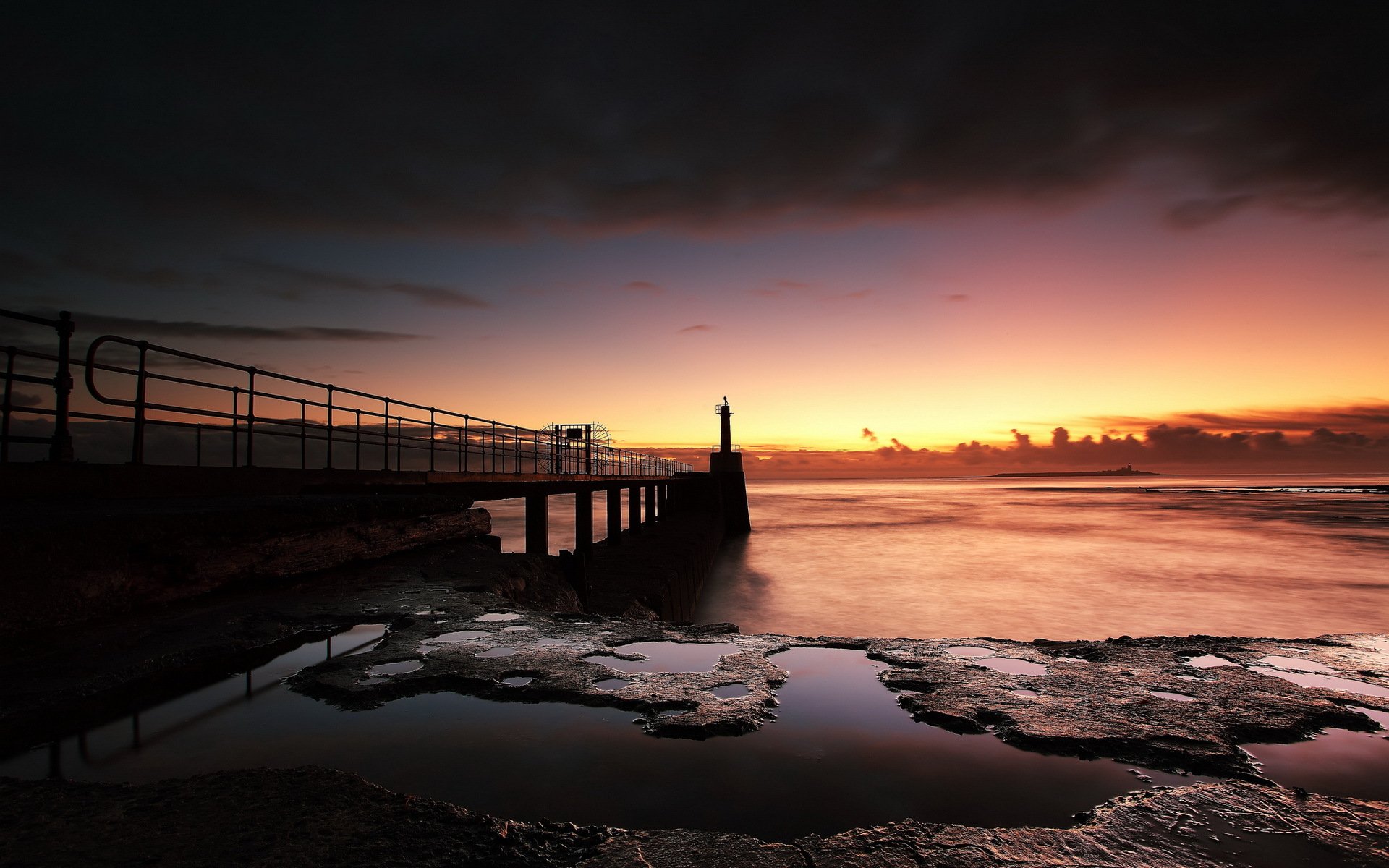 sonnenuntergang see brücke landschaft