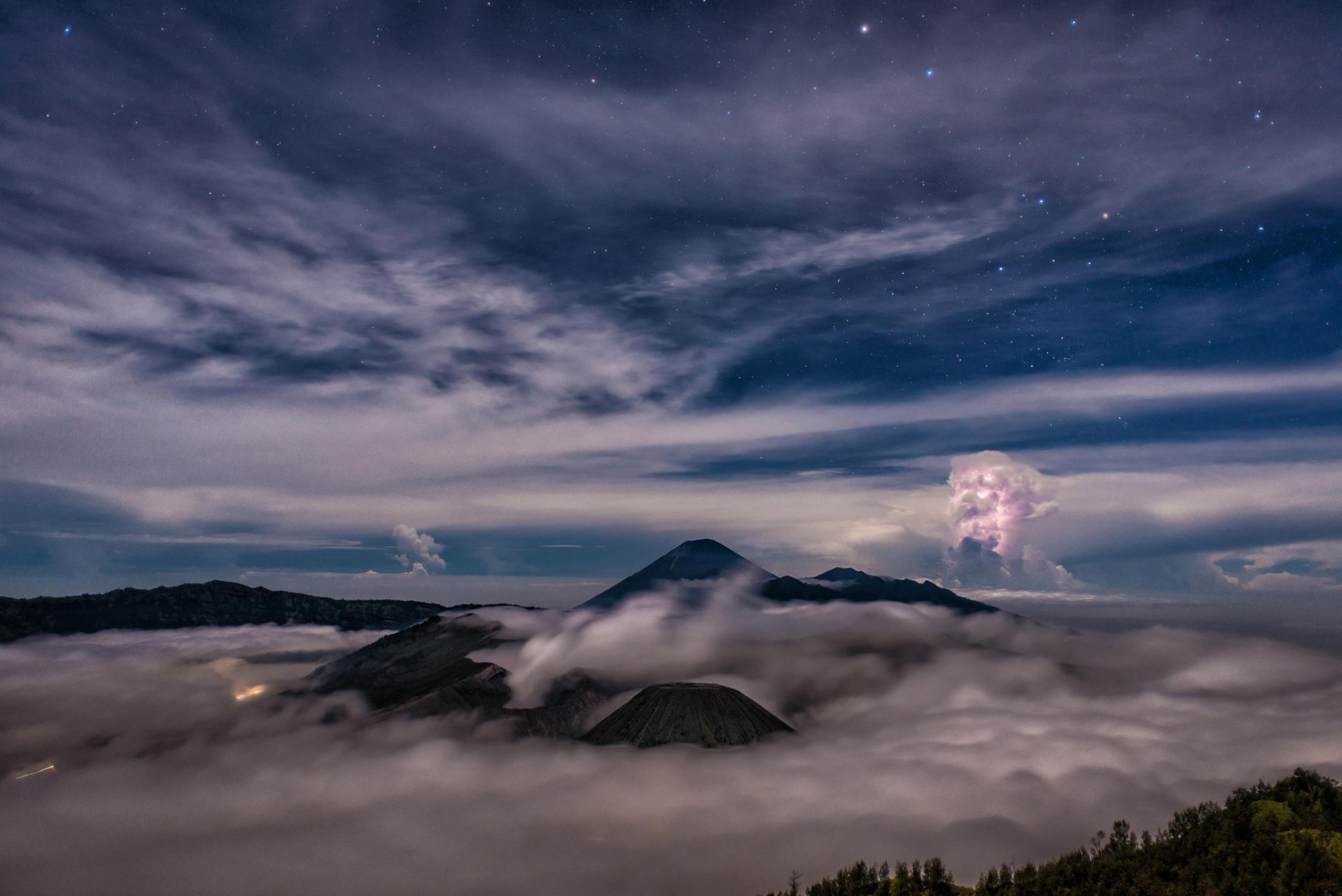 paesaggio nuvole indonesia parco nazionale bromo-tengger-semeru java vulcano bromo caldera tengger natura