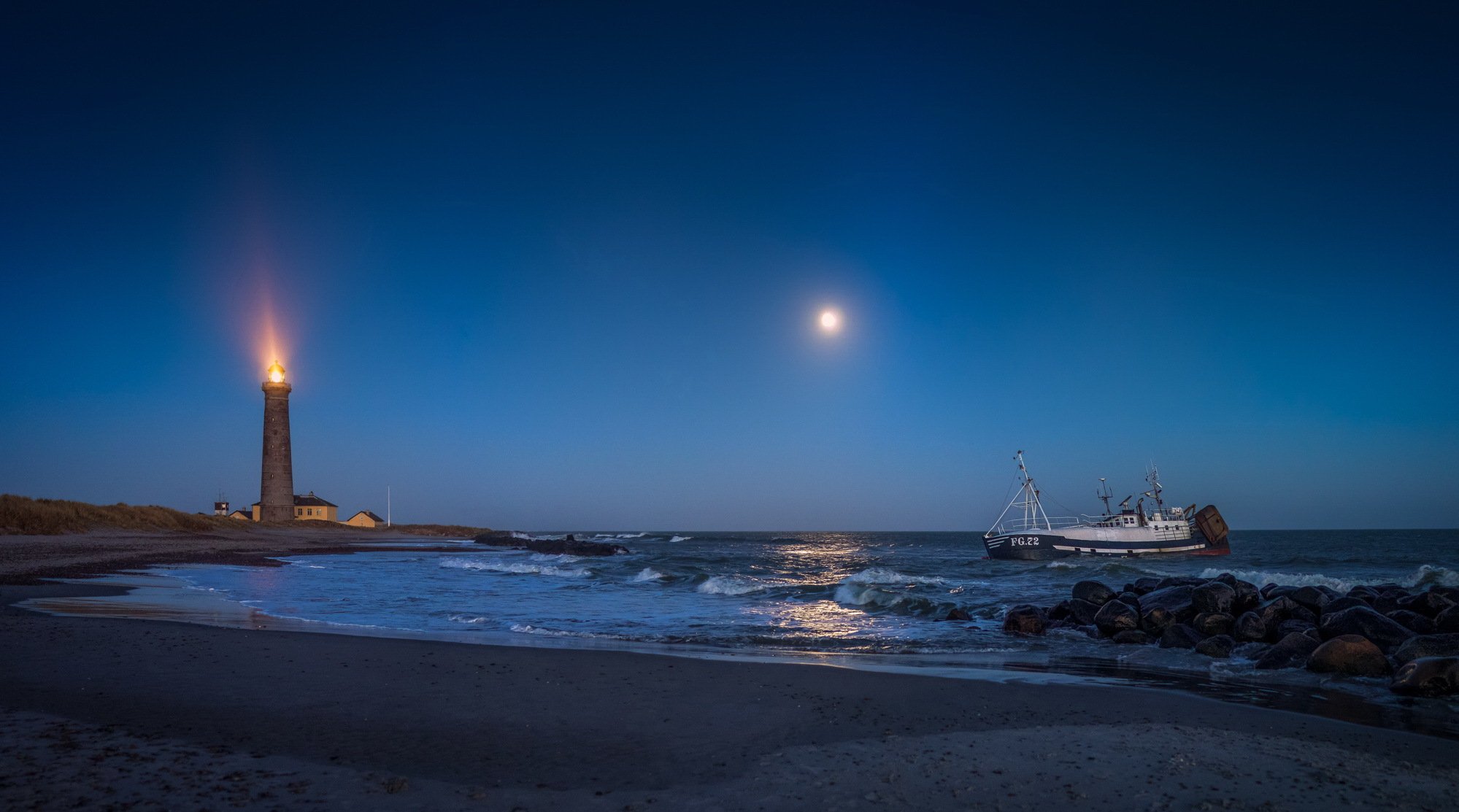 noche mar faro barco paisaje