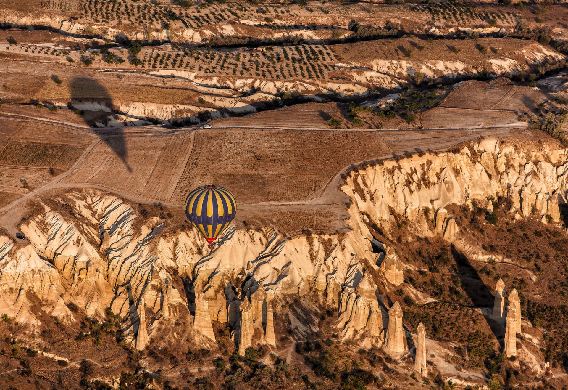 capadocia turquía montañas rocas globo