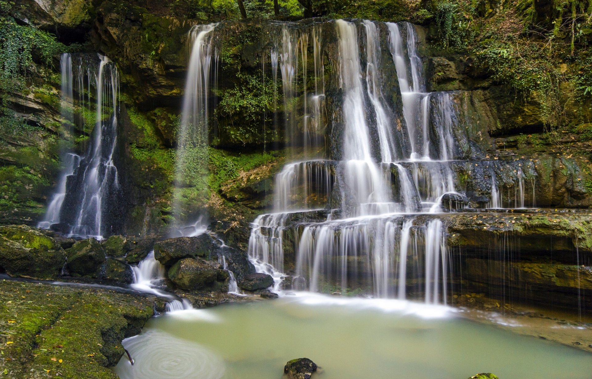 wasserfall kaskade steine