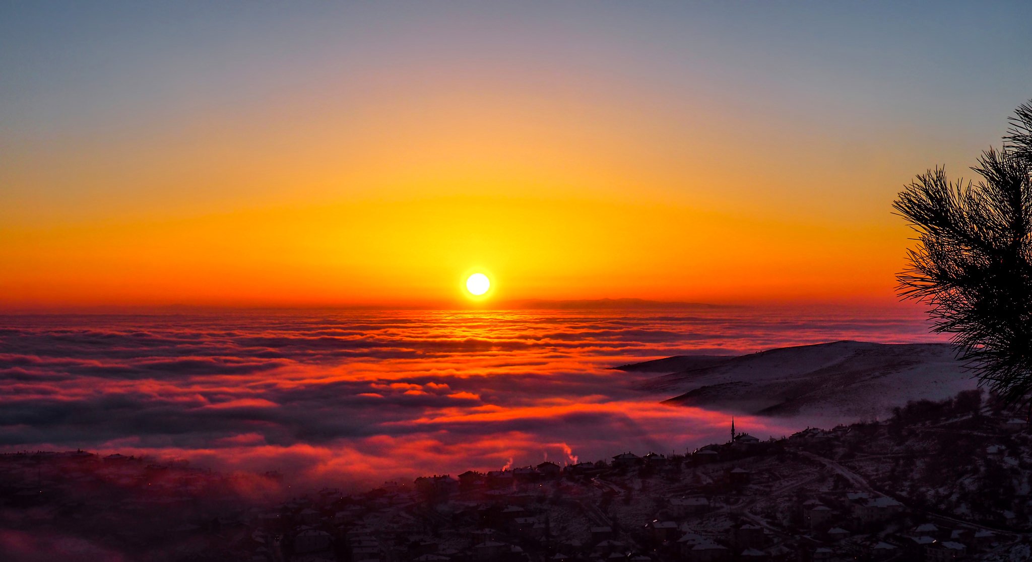 himmel glühen sonne sonnenuntergang berge nebel stadt