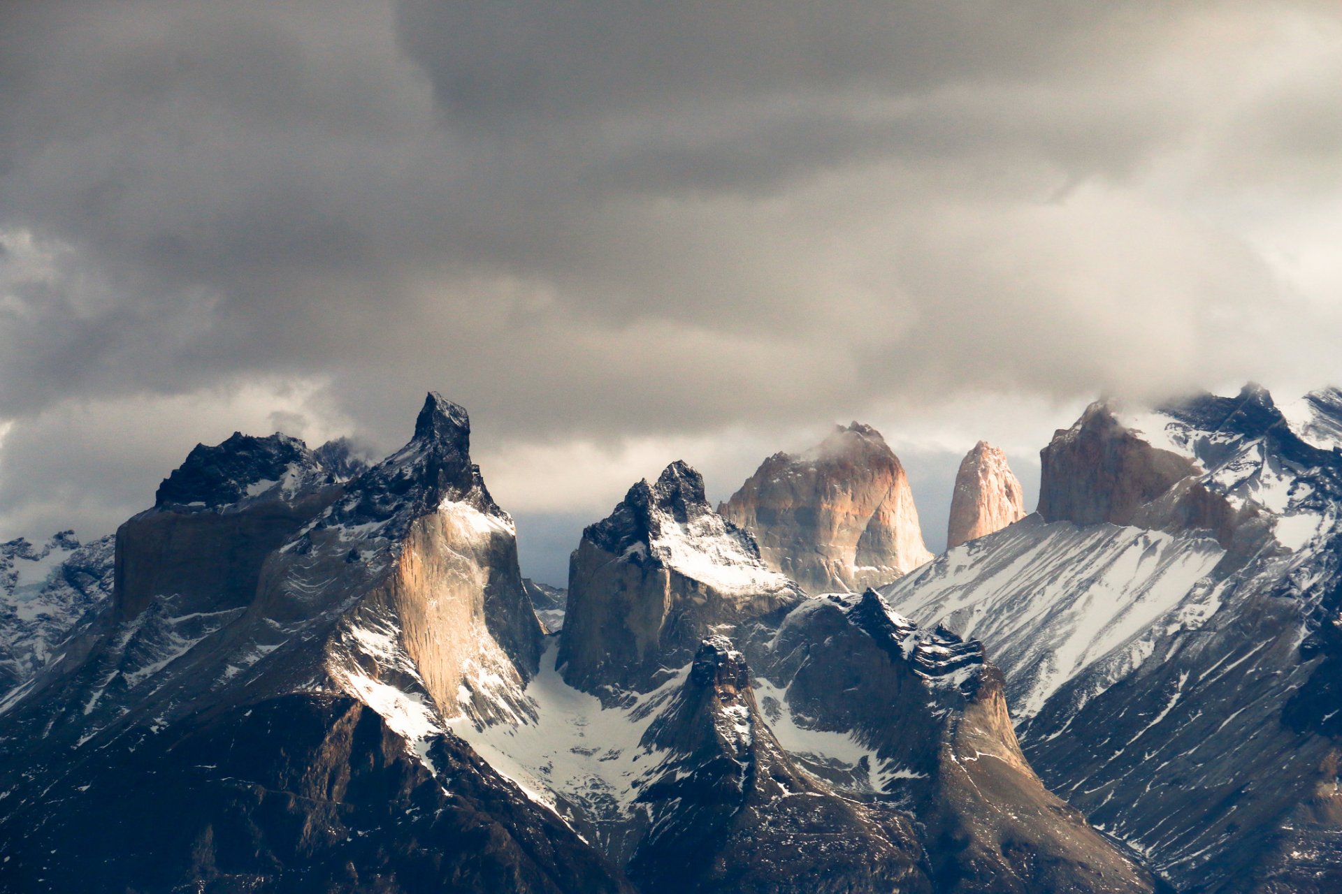 américa del sur patagonia montañas de los andes nubes