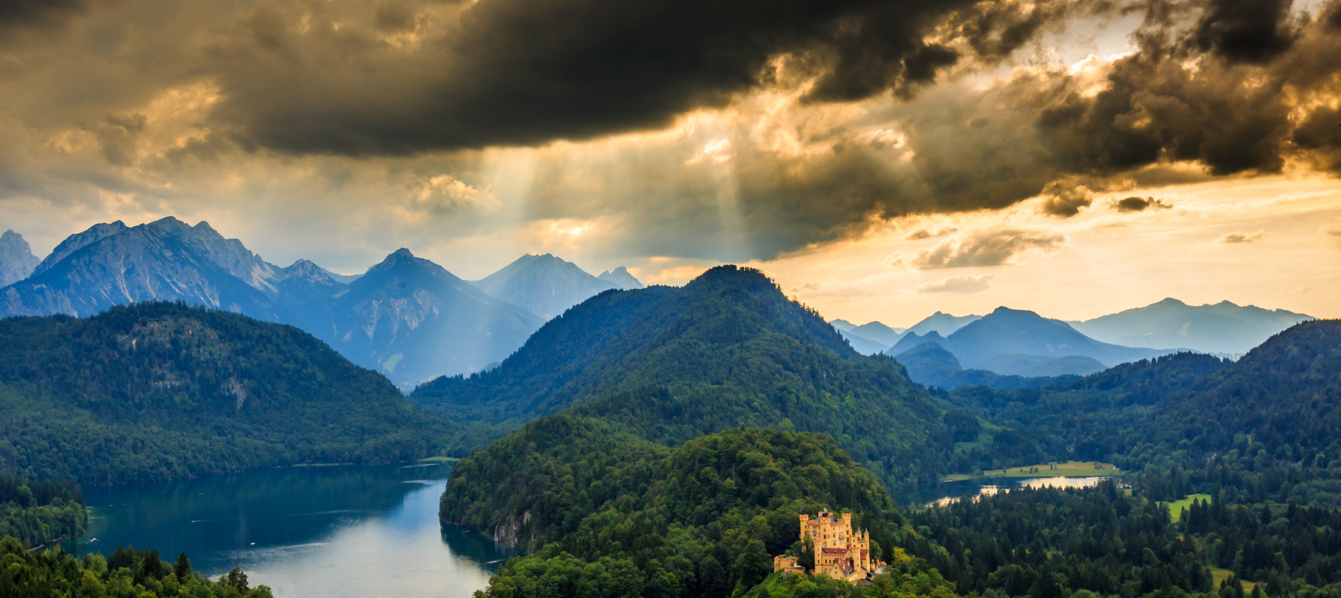 panorama montagnes forêt château nature schwangau allemagne paysage