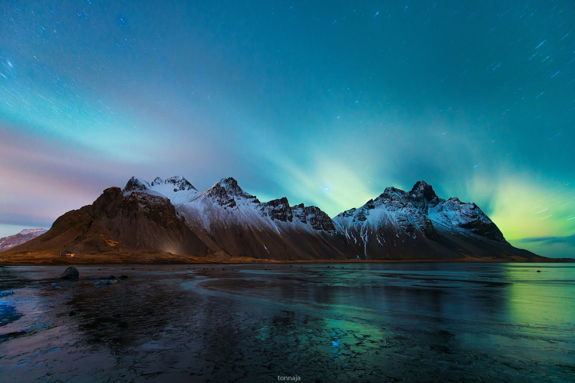 исландия vestrahorn stockksness ночь небо звезды северное сияние горы пляж берег